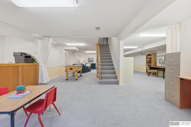 16566 Valley Avenue, Omaha, NE 68130