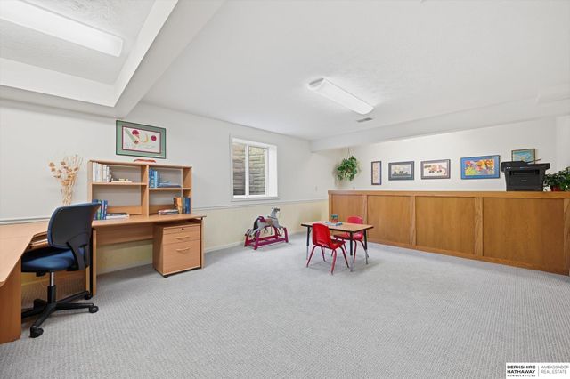 16566 Valley Avenue, Omaha, NE 68130