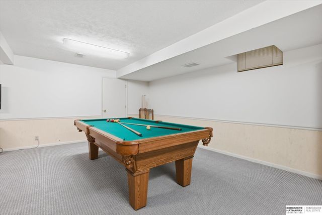 16566 Valley Avenue, Omaha, NE 68130