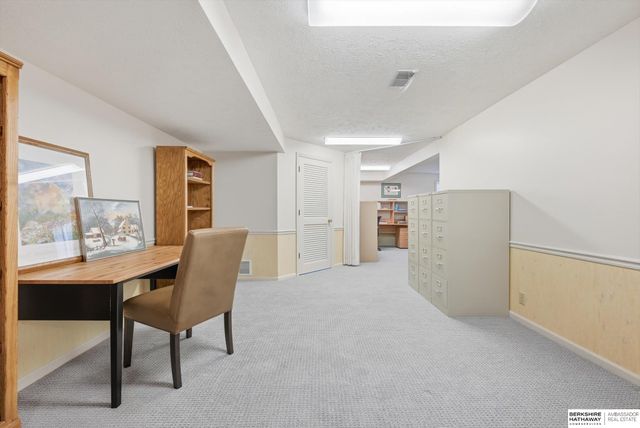 16566 Valley Avenue, Omaha, NE 68130