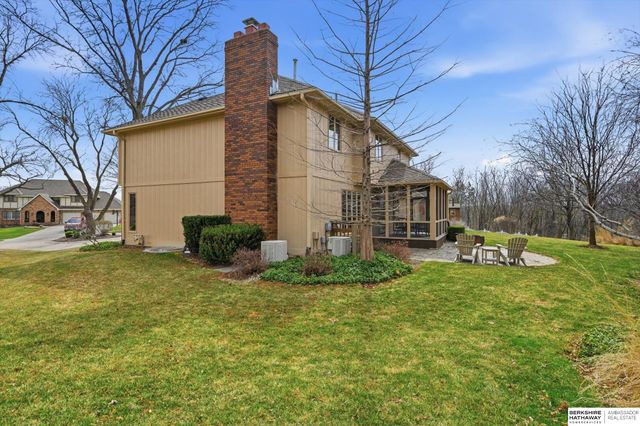 16566 Valley Avenue, Omaha, NE 68130