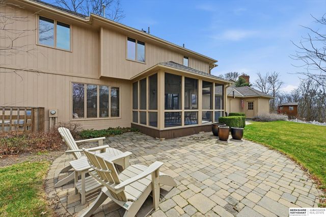 16566 Valley Avenue, Omaha, NE 68130