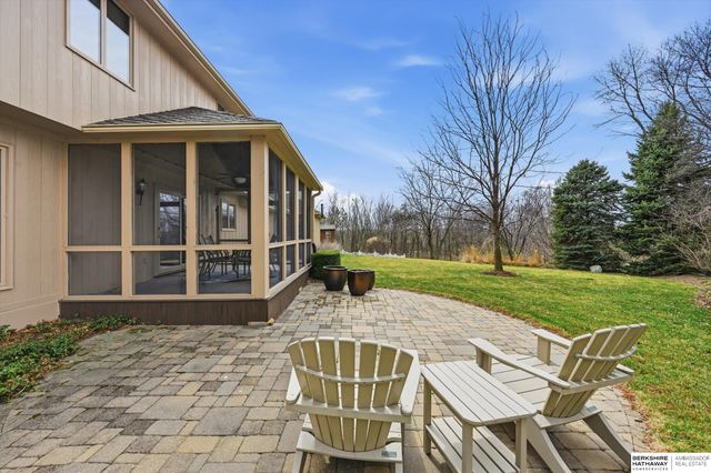 16566 Valley Avenue, Omaha, NE 68130