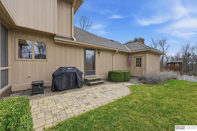 16566 Valley Avenue, Omaha, NE 68130