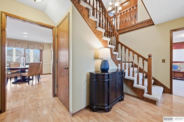 16566 Valley Avenue, Omaha, NE 68130