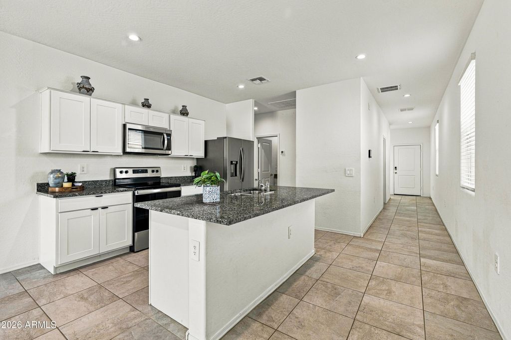 35672 W SAN ILDEFANSO Avenue, Maricopa, AZ 85138 — photo 4
