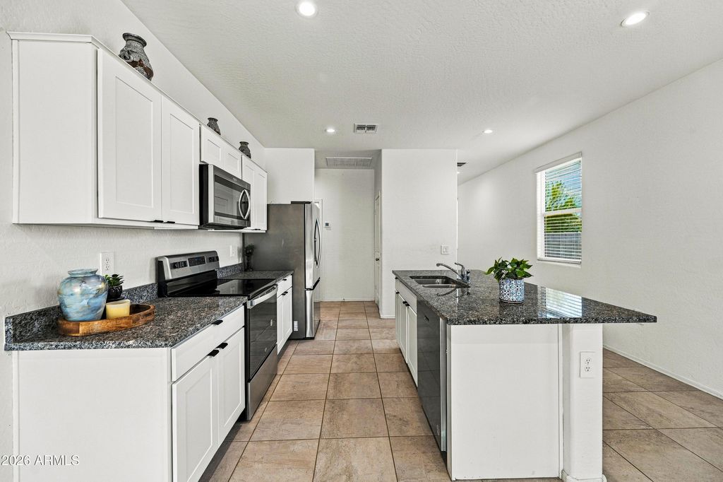 35672 W SAN ILDEFANSO Avenue, Maricopa, AZ 85138 — photo 5