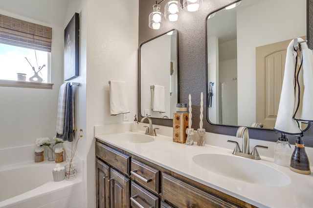 6104 Kentucky Street, Joshua, TX 76058