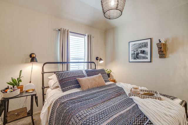 6104 Kentucky Street, Joshua, TX 76058