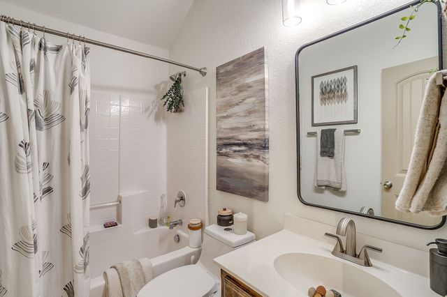 6104 Kentucky Street, Joshua, TX 76058