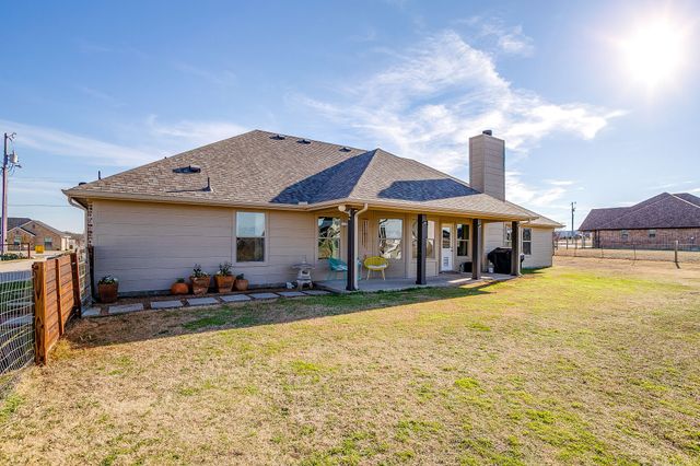 6104 Kentucky Street, Joshua, TX 76058