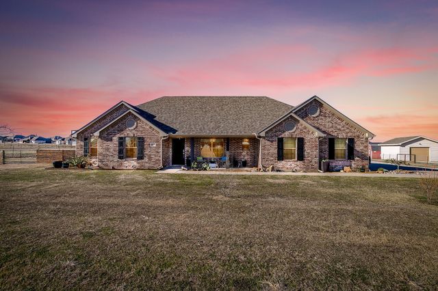 6104 Kentucky Street, Joshua, TX 76058