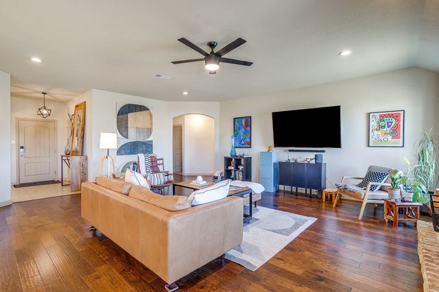 6104 Kentucky Street, Joshua, TX 76058