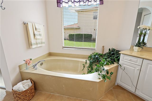 2770 Grand Isle Way SW, Vero Beach, FL 32968