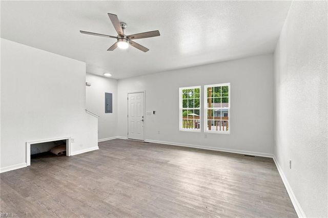 308 N Lloyd ST, Suffolk, VA 23434