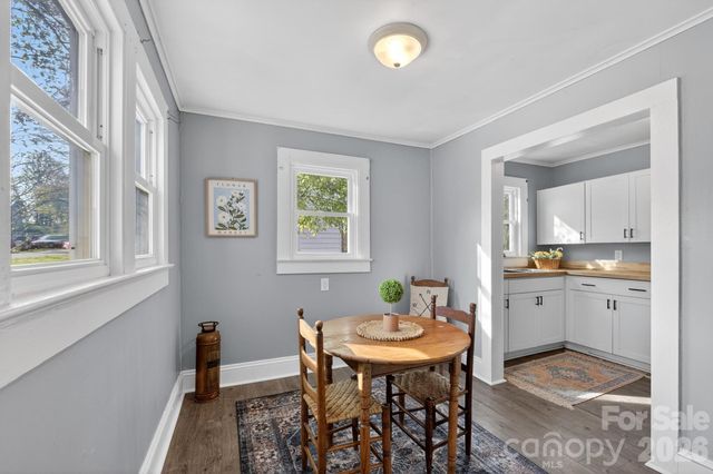 713 Prospect Street NW, Lenoir, NC 28645
