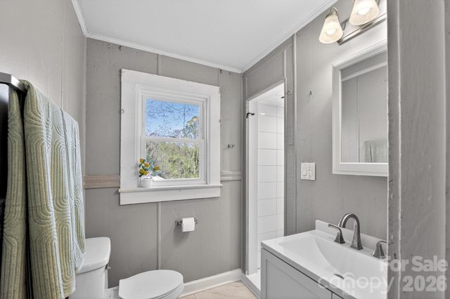 713 Prospect Street NW, Lenoir, NC 28645