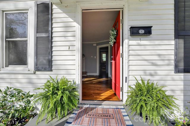 713 Prospect Street NW, Lenoir, NC 28645