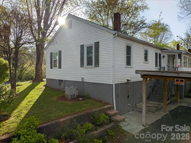 713 Prospect Street NW, Lenoir, NC 28645