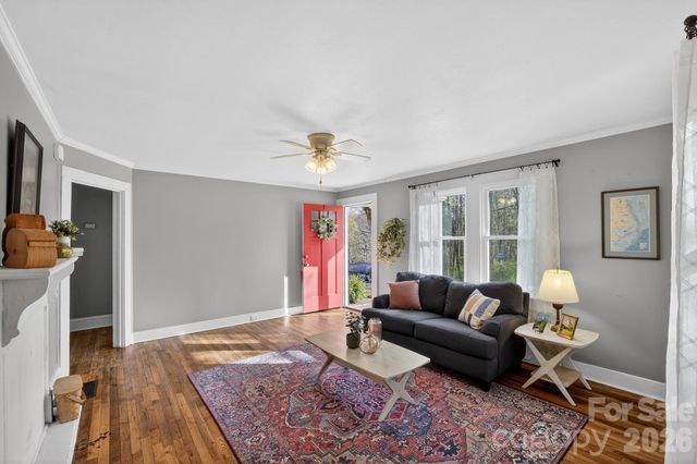 713 Prospect Street NW, Lenoir, NC 28645