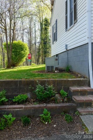 713 Prospect Street NW, Lenoir, NC 28645
