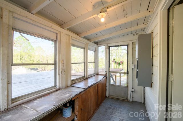713 Prospect Street NW, Lenoir, NC 28645
