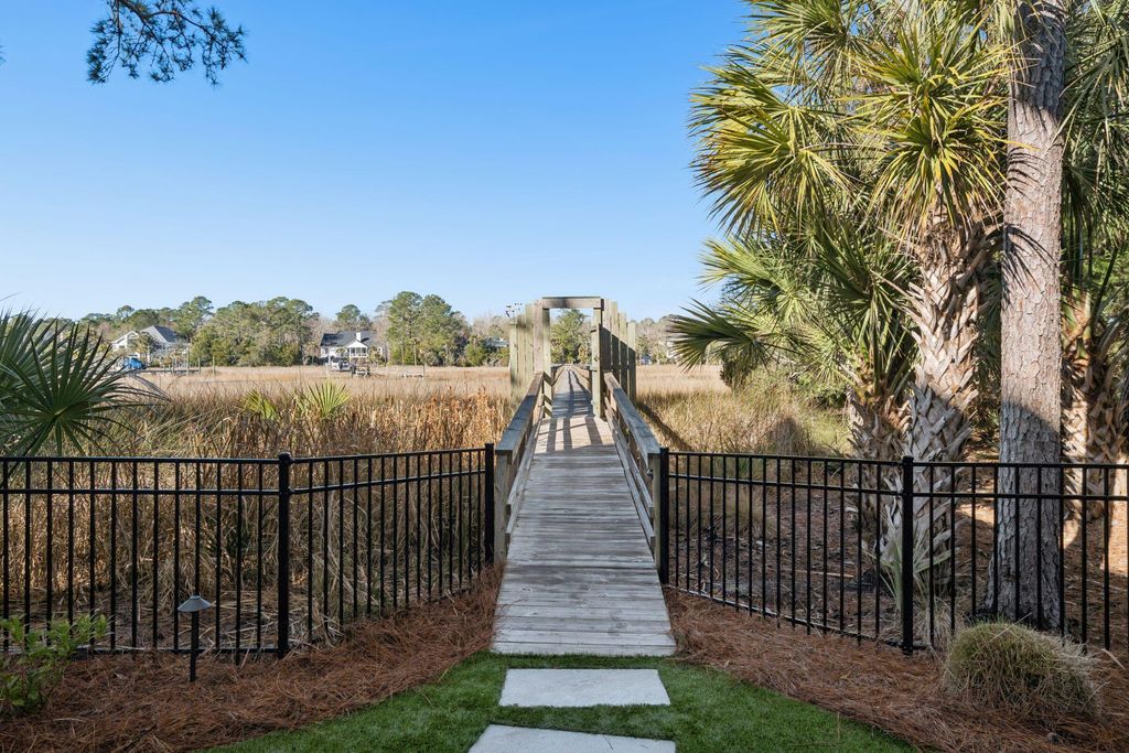 Image 11 of property listing at 3480 Henrietta Hartford Road, Mount Pleasant, SC 29466