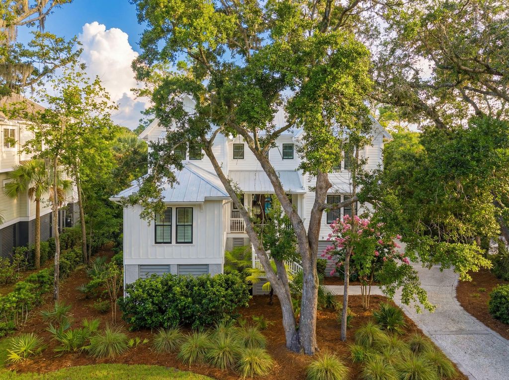 Image 13 of property listing at 3480 Henrietta Hartford Road, Mount Pleasant, SC 29466