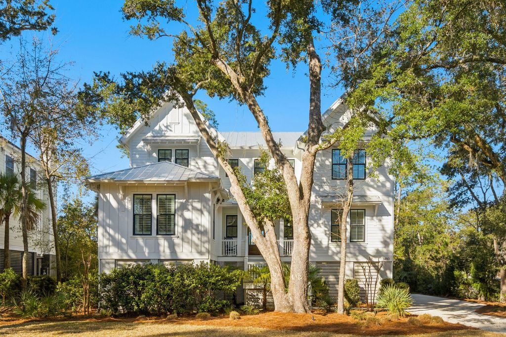 Image 15 of property listing at 3480 Henrietta Hartford Road, Mount Pleasant, SC 29466