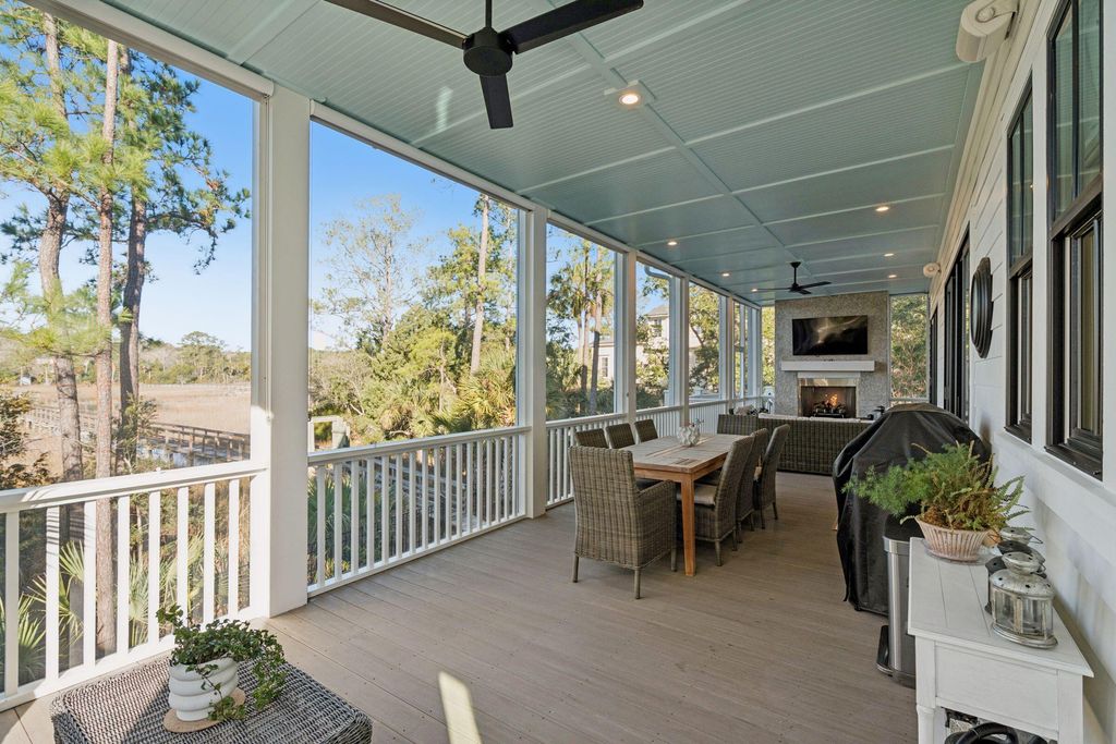 Image 5 of property listing at 3480 Henrietta Hartford Road, Mount Pleasant, SC 29466