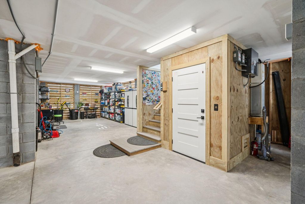 Image 85 of property listing at 3480 Henrietta Hartford Road, Mount Pleasant, SC 29466