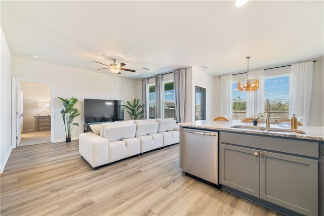 1906 Shellbank Ave, Aransas Pass, TX 78336