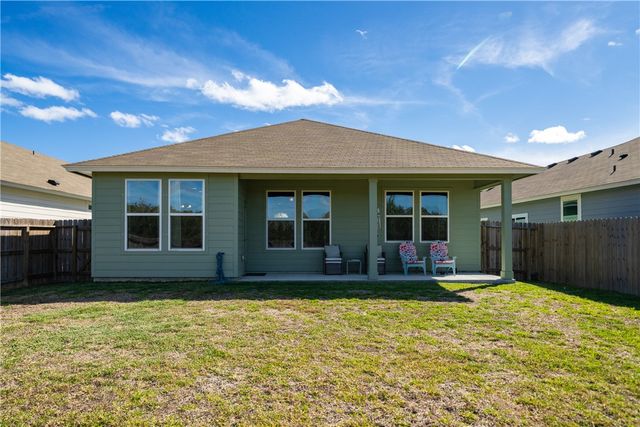 1906 Shellbank Ave, Aransas Pass, TX 78336