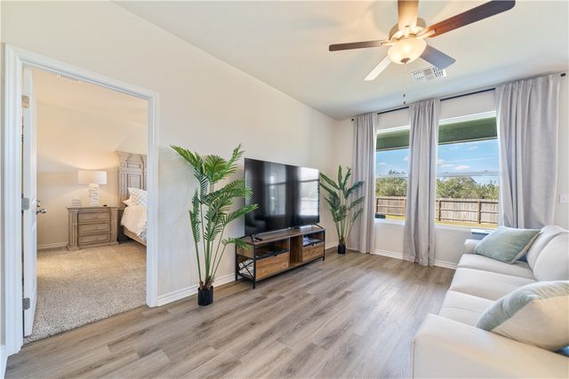 1906 Shellbank Ave, Aransas Pass, TX 78336