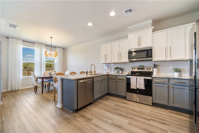 1906 Shellbank Ave, Aransas Pass, TX 78336