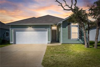 1906 Shellbank Ave, Aransas Pass, TX 78336