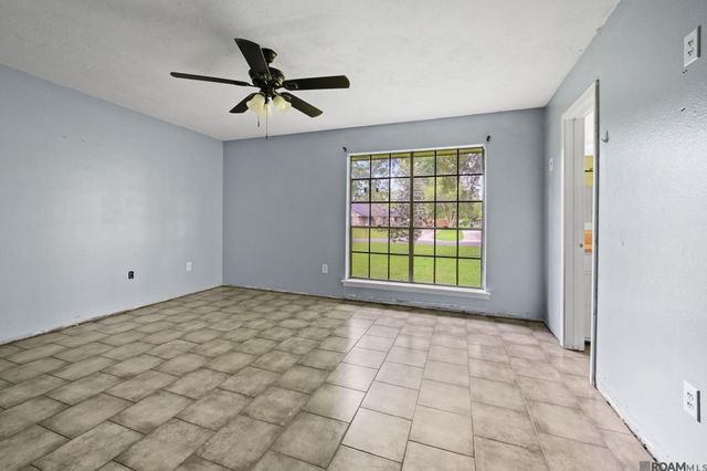 40162 Ronda Ave, Prairieville, LA 70769
