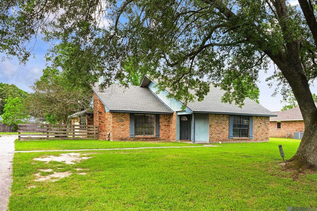 40162 Ronda Ave, Prairieville, LA 70769