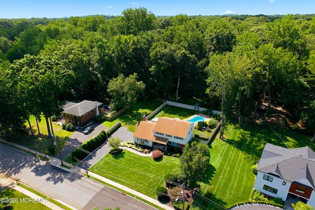 22 Braeburn Drive, Lincroft, NJ 07738