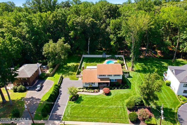 22 Braeburn Drive, Lincroft, NJ 07738