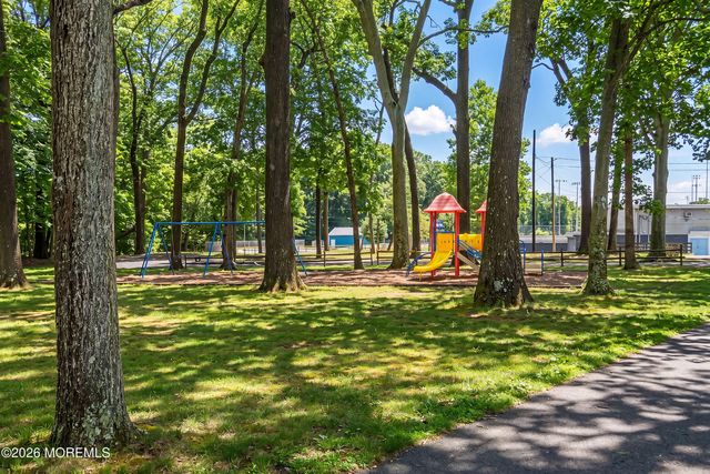 22 Braeburn Drive, Lincroft, NJ 07738
