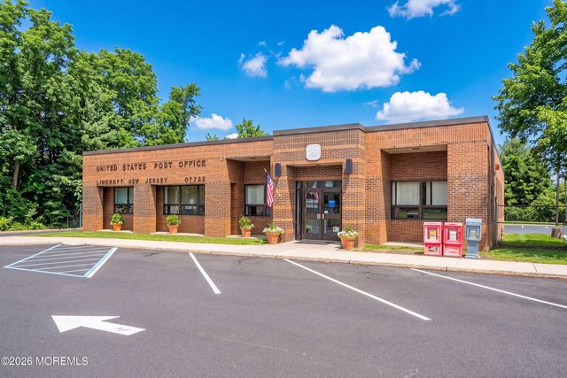 22 Braeburn Drive, Lincroft, NJ 07738