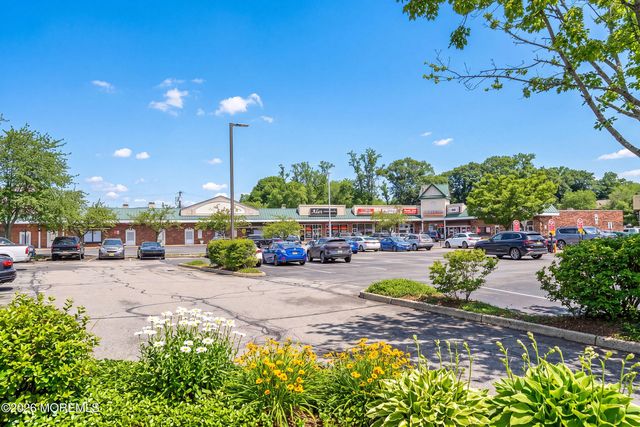 22 Braeburn Drive, Lincroft, NJ 07738