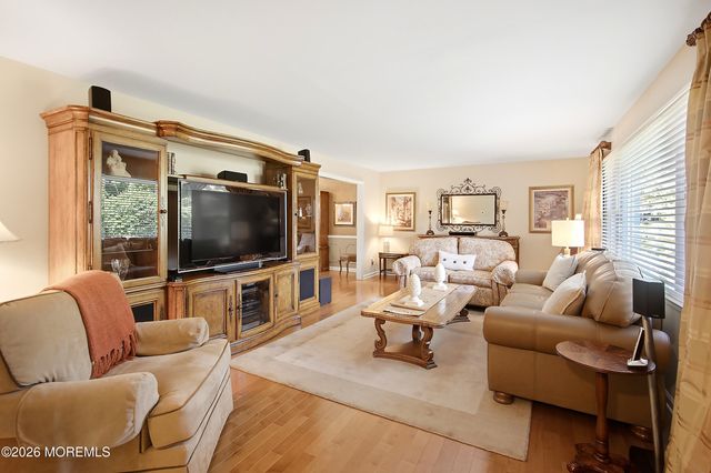 22 Braeburn Drive, Lincroft, NJ 07738
