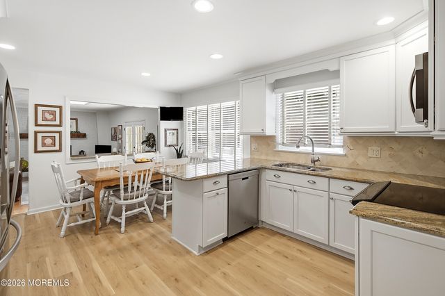 22 Braeburn Drive, Lincroft, NJ 07738