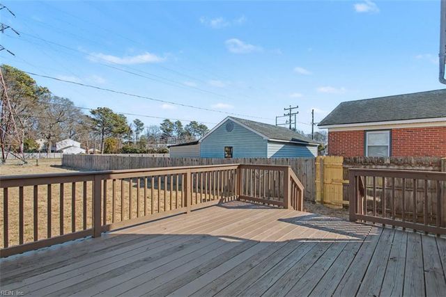 344 Brout DR, Hampton, VA 23666