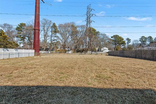 344 Brout DR, Hampton, VA 23666