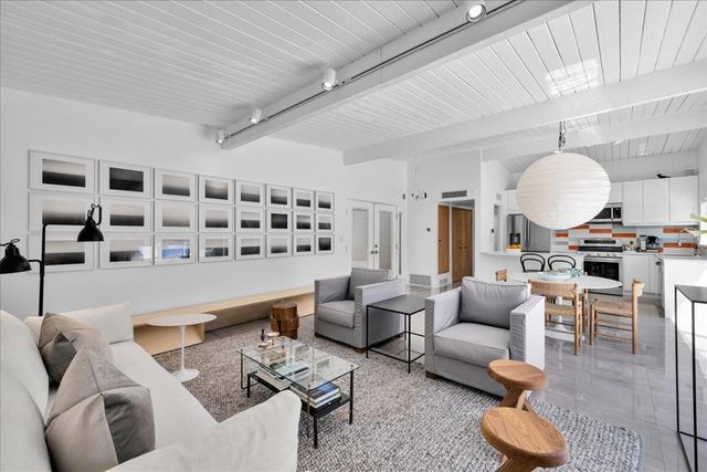 216 N Lyn Circle, Palm Springs, CA 92262