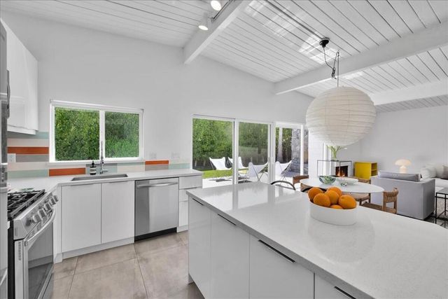 216 N Lyn Circle, Palm Springs, CA 92262