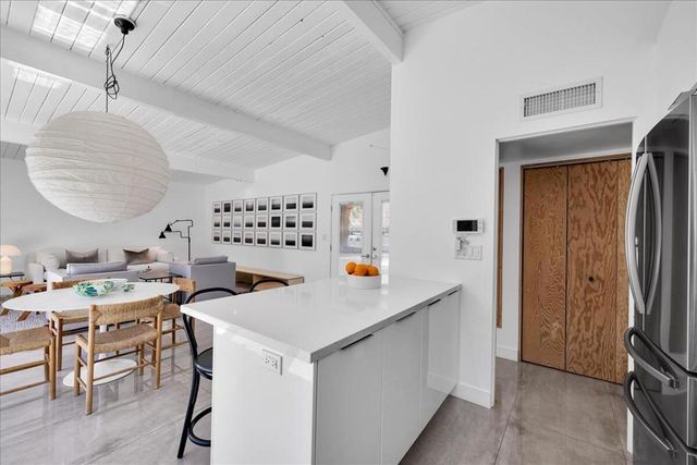 216 N Lyn Circle, Palm Springs, CA 92262